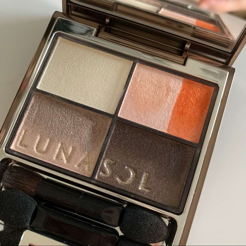 Lunasol eyeshadow palette